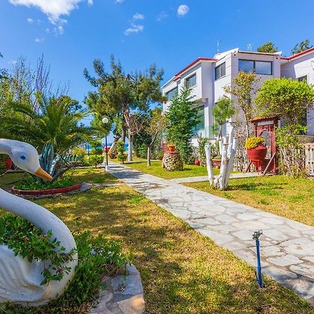 Galazia Akti Seaside Apartments نيكيتي المظهر الخارجي الصورة
