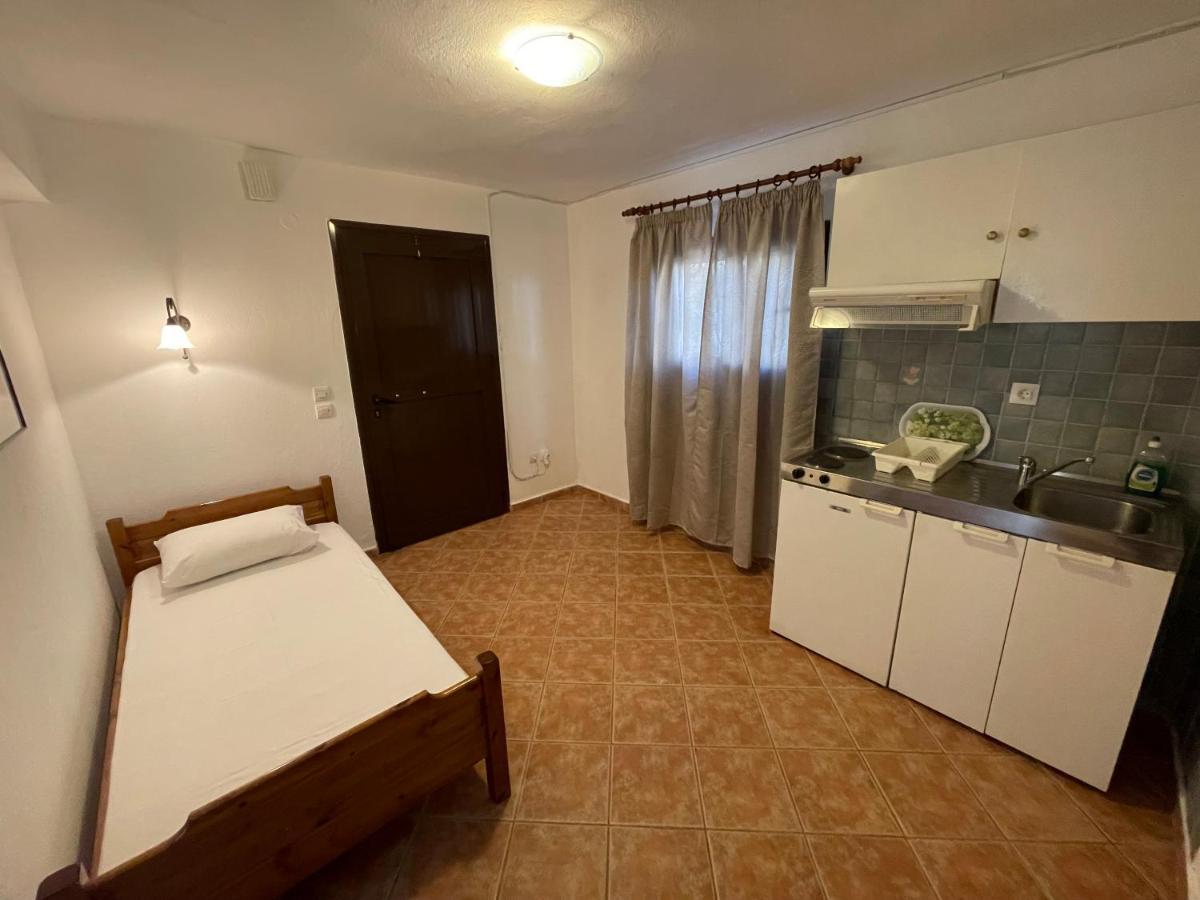 Galazia Akti Seaside Apartments نيكيتي المظهر الخارجي الصورة