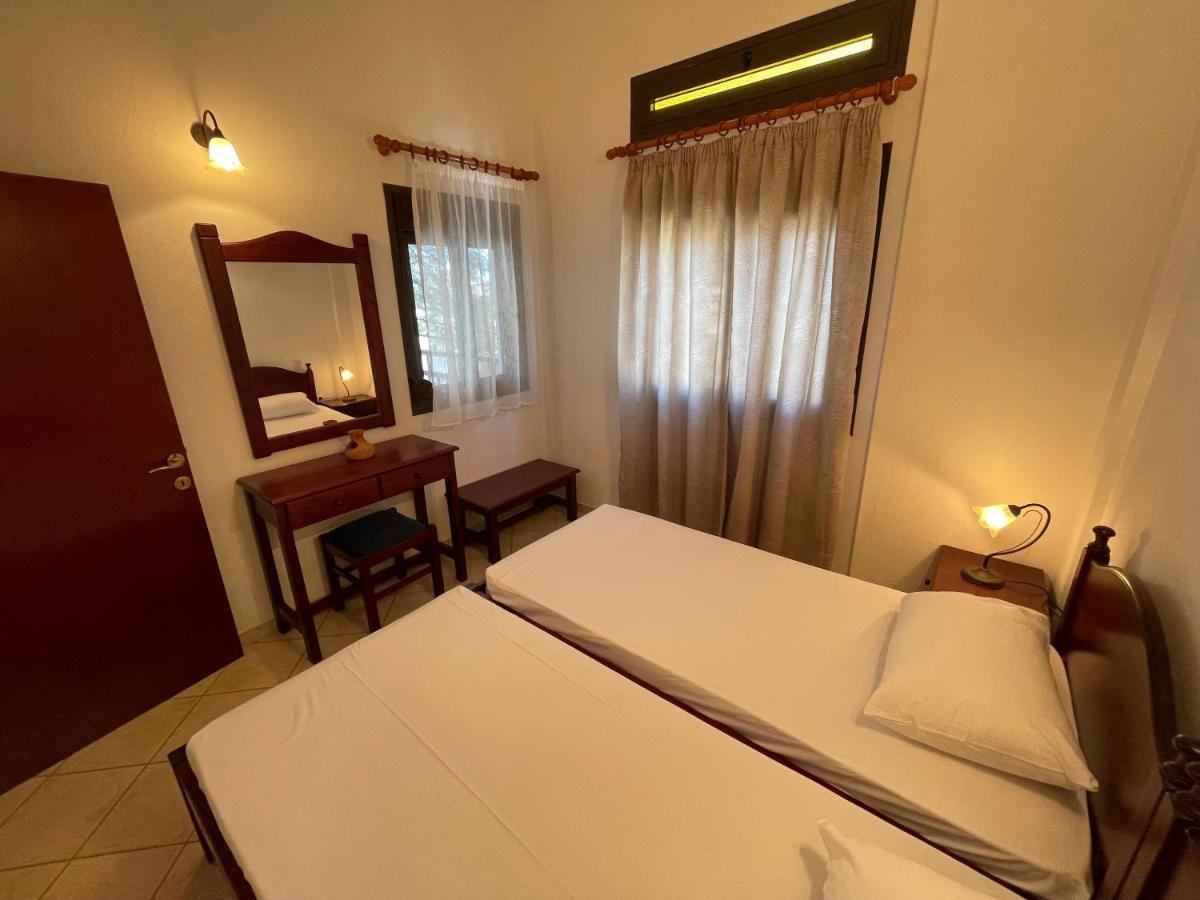 Galazia Akti Seaside Apartments نيكيتي المظهر الخارجي الصورة