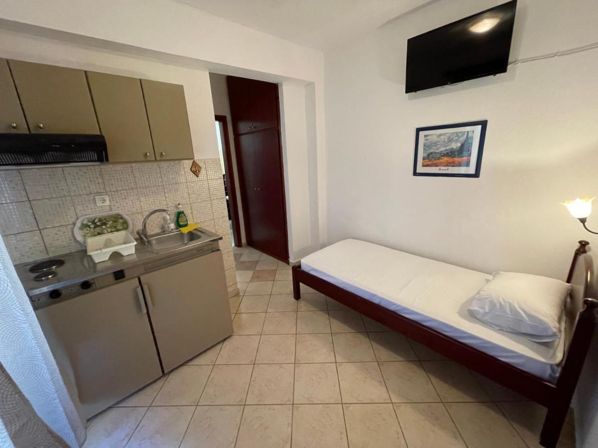 Galazia Akti Seaside Apartments نيكيتي المظهر الخارجي الصورة