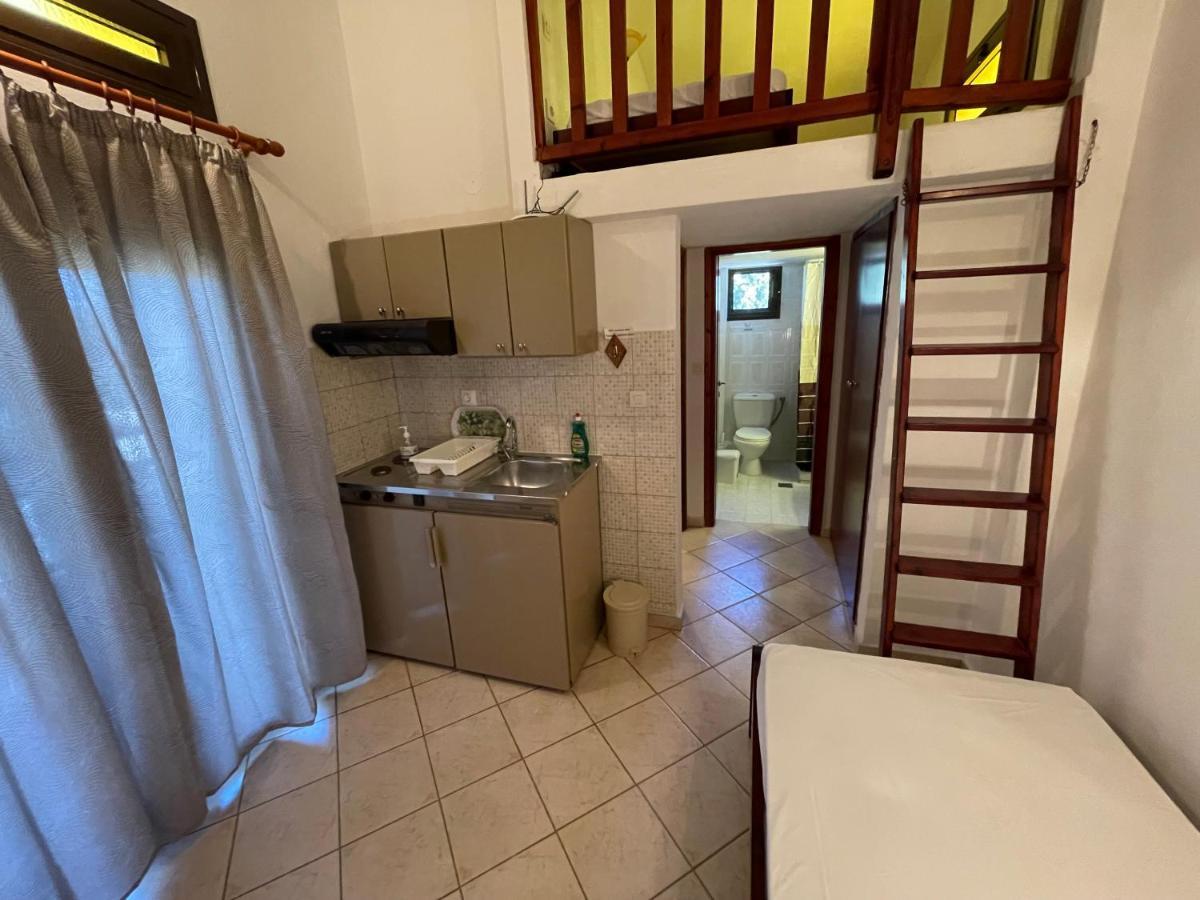 Galazia Akti Seaside Apartments نيكيتي المظهر الخارجي الصورة