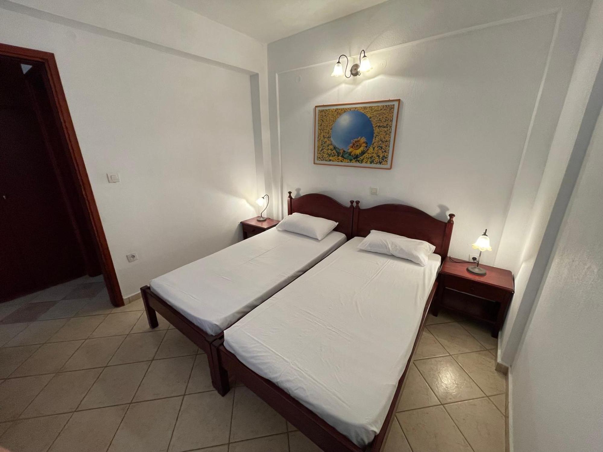 Galazia Akti Seaside Apartments نيكيتي الغرفة الصورة